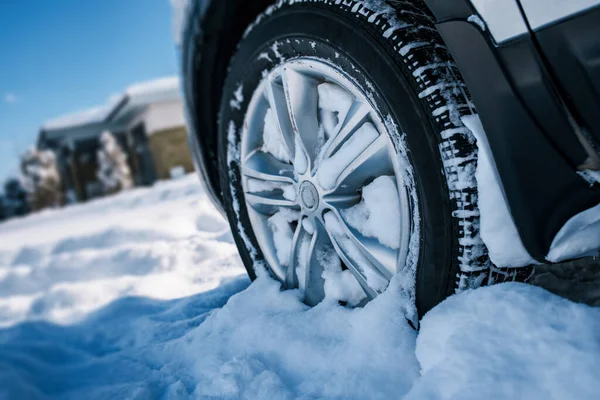 Roda Carro Neve Temporada Inverno — Fotografia de Stock