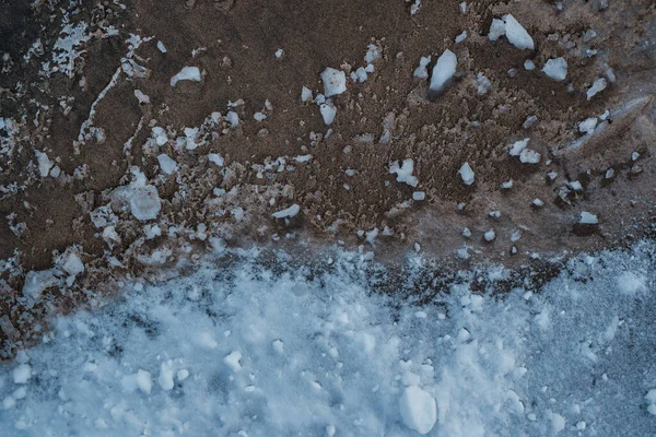 Берег Озера Снегом — стоковое фото