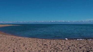 Issyk-Kul Gölü geniş açılı görünüm, Kırgızistan