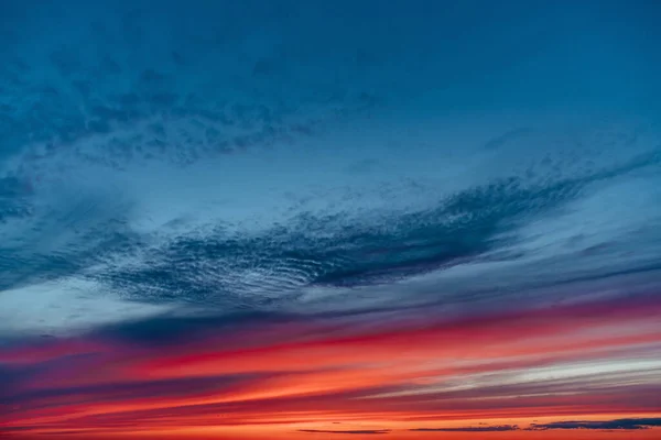 Πολύχρωμος Ουρανός Στο Ηλιοβασίλεμα — Φωτογραφία Αρχείου