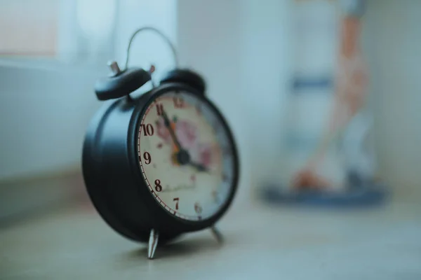 Alarm Clock Windowsill — Stock Photo, Image