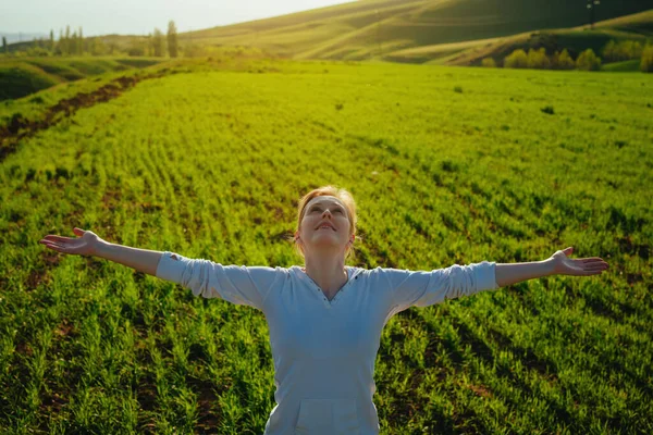 Young Happy Woman Delighting Good Weather Green Field — Stock Photo, Image