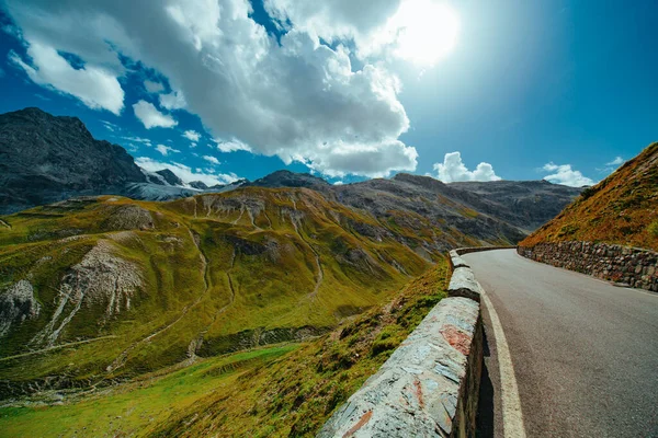 Droga Górach Alpy Szwajcarskie — Zdjęcie stockowe