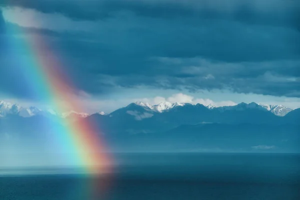 Prachtige Regenboog Het Issyk Kul Meer Kirgizië — Stockfoto