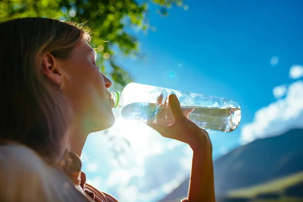 Young Beautiful Woman Drinking Pure Water Bottle Mountains Focus Bottle — Stock Photo, Image