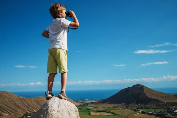 Boy Standing Top Mountain Looking Out Binoculars — Stock Photo, Image
