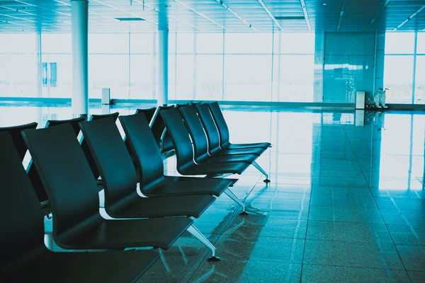 Lege Luchthaven Terminal Lounge Blauwe Tint — Stockfoto