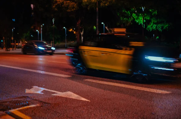 Auto Sulla Strada Città Notte Movimento Sfocato — Foto Stock