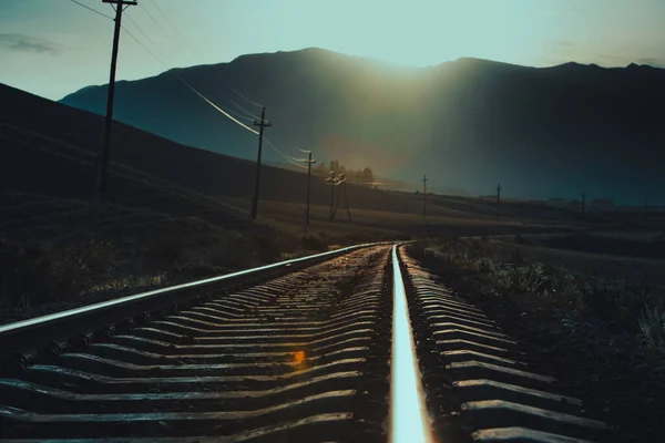 Ferrovia Nas Montanhas Pôr Sol — Fotografia de Stock