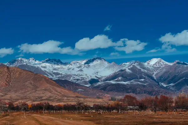 Hermoso Paisaje Montaña Kirguistán Otoño Fotos De Stock