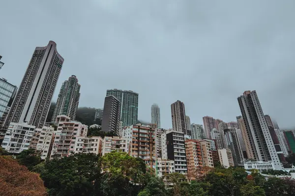 香港の高層住宅ビルとのシティスケープ ストックフォト