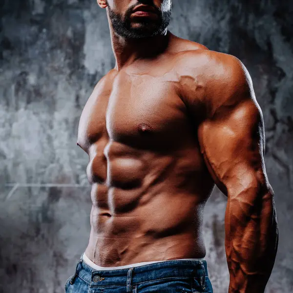 Jonge Sterke Man Bodybuilder Muur Achtergrond Stockfoto