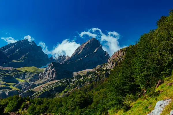 Festői Táj Pireneusok Hegység Nyáron Jogdíjmentes Stock Fotók