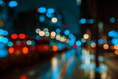 Gece arka planında soyut bulanık modern şehir