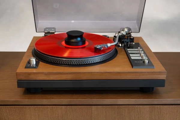 Vintage Stereo Turntable Vinyl Record Player Open Plastic Lid Wooden — 스톡 사진