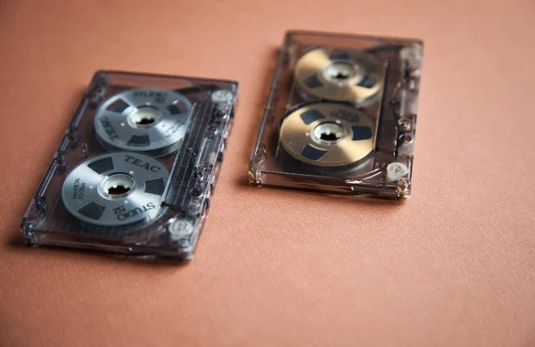 Teacスタジオ52ヴィンテージアナログコンパクトカセット リール付き金属タイプテープ ストック画像