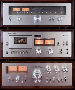 Ontario, Kanada - NOVEMBER 1, 2014: Vintage Home Stereo Audio Gear Donanım Sistemi Kapalı