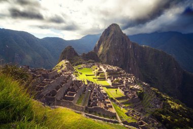 Machu Picchu, Incas İmparatorluğu Başkenti Andes Kutsal Vadisi 'ndeki Antik Tapınak Harabeleri, Huayna Picchu Dağı Tepesi, Unesco Dünya Mirası Alanı, Peru, Güney Amerika
