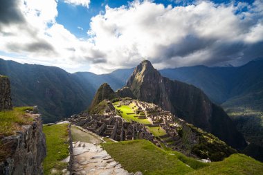 Machu Picchu, Incas İmparatorluğu Başkenti Andes Kutsal Vadisi 'ndeki Antik Tapınak Harabeleri, Huayna Picchu Dağı Tepesi, Unesco Dünya Mirası Alanı, Peru, Güney Amerika