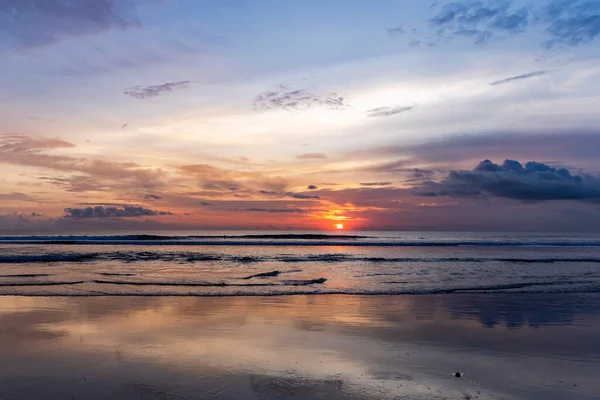 Belo Pôr Sol Colorido Sobre Oceano Índico Bali Indonésia Papel — Fotografia de Stock