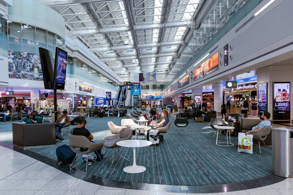Egyesült Arab Emírségek Dubai November 2022 Dubai Nemzetközi Repülőtér Építészet — Stock Fotó