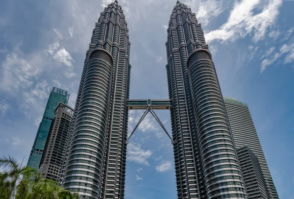 stock image Malaysia, Kuala Lumpur, November, 2022: The Petronas Towers, also known as the Petronas Twin Towers are twin skyscrapers in Kuala Lumpur, Malaysia. The towers are the tallest twin towers in the world.