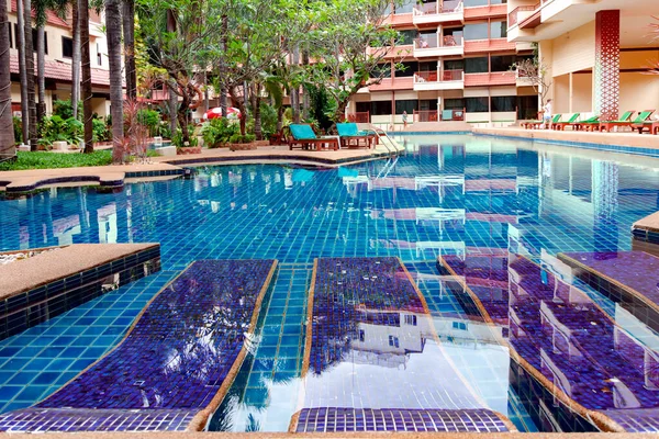 Thailand Phuket February 2023 Swimming Pool Beautiful Garden Tall Palm — Stock Photo, Image