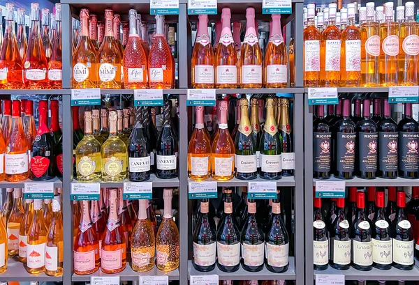 Lettland Riga März 2023 Regale Mit Qualitativ Hochwertigem Alkohol Der — Stockfoto
