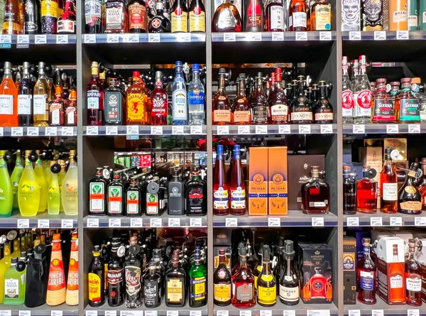 Lettland Riga März 2023 Großes Sortiment Alkoholischen Getränken Hoher Qualität — Stockfoto