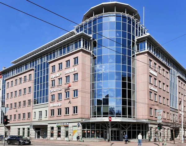 Lettland Riga April 2023 Modernes Mehrstöckiges Gebäude Mit Glaserker Als — Stockfoto