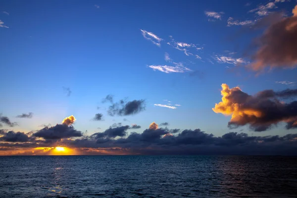 Gyönyörű Naplemente Bora Bora Sziget Közelében Csendes Óceánon Francia Polinéziai — Stock Fotó