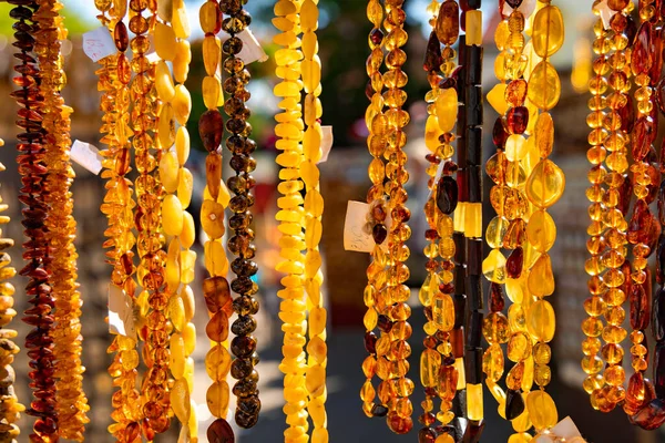 Halsketten Bernstein Verschiedenen Farben Und Größen Auf Der Straße Jomas — Stockfoto