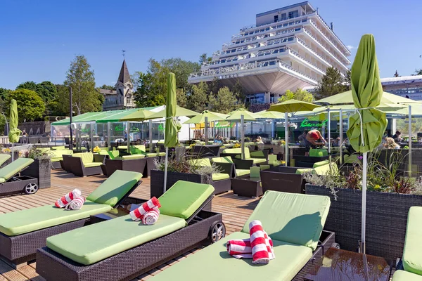 Lotyšsko Jurmala Majori June 2023 Hotel Baltic Beach Zelenými Lehátky — Stock fotografie
