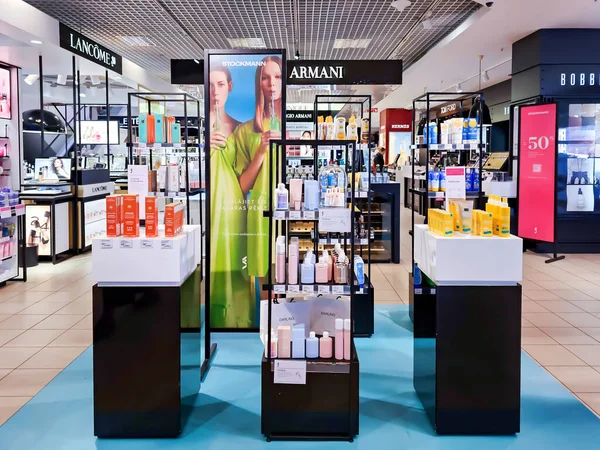 Latvia Riga Julho 2023 Belo Perfume Moderno Interior Boutique Cosmético — Fotografia de Stock