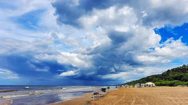 Lush Cumulus Nubes Sobre Mar Báltico Jurmala Letonia Concepto Entorno — Foto de Stock