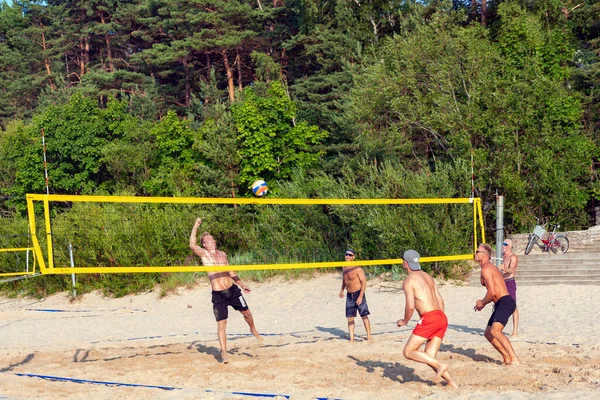 Latvia Jurmala July 2023 Group Young Men Playing Beach Volleyball — Stock Photo, Image