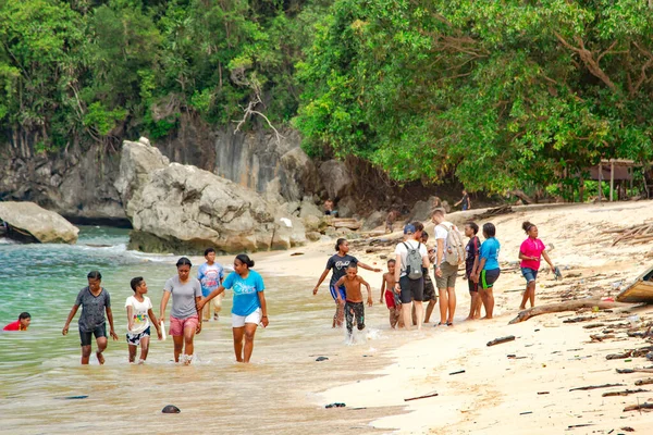 Papua Nueva Guinea Jayapura Agosto 2019 Niños Divertidos Indonesios Playa — Foto de Stock