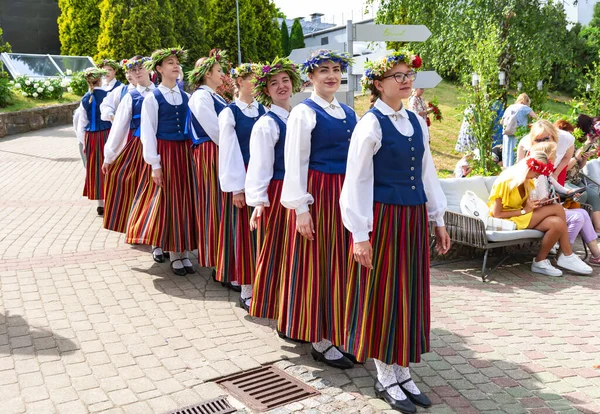 Lettonia Giurmala Giugno 2023 Ensemble Costumi Lettoni Nazionali Sta Ballando — Foto Stock