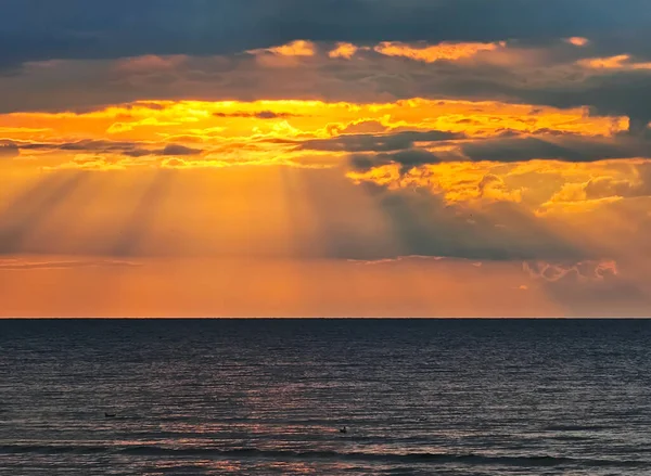Magic Sunset Dark Storm Clouds Penetrating Sunbeams Baltic Sea Jurmala — Stock Photo, Image