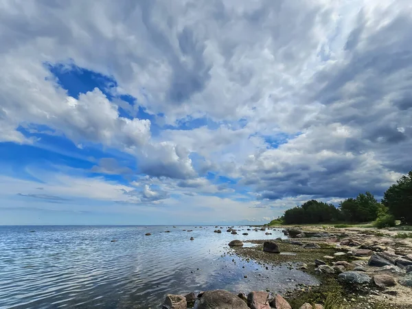 Пляж Калтене Покрыт Ледниковыми Камнями Которые Простираются Города Роя Латвии — стоковое фото