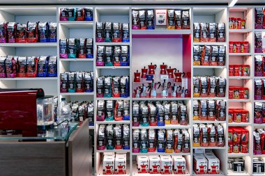 ITALY, MILAN, 25, AUGust, 2023: Bialetti, İtalya 'nın Milano şehrinde bulunan İtalyan markası..