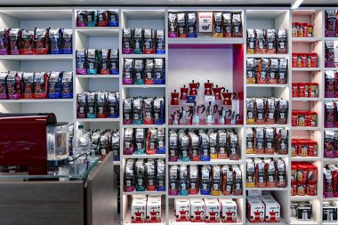 ITALY, MILAN, 25, AUGust, 2023: Bialetti, İtalya 'nın Milano şehrinde bulunan İtalyan markası..