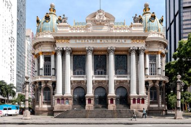 BRAZIL, RIO DE JANEIRO, NOVEMBER 26, 2023: Rio de Janeiro, Brezilya 'nın Centro ilçesinde bir opera binası Sanat Nouveau stili mimarisi