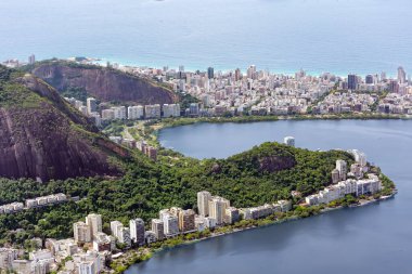BRAZIL, RIO DE JANEIRO, NOVEMBER 23, 2023: Rio de Janeiro 'nun çarpıcı hava manzarası Rio de Janeiro' daki Corcovado Hill, Brezilya, Güney Amerika