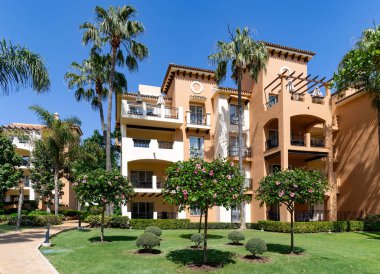 İspanya, MARBELLA, 25 Mayıs 2023: Marriott Hotel Resort - Elviria 'da 5 yıldızlı otel, Marbella bölgesi, Costa del Sol, İspanya