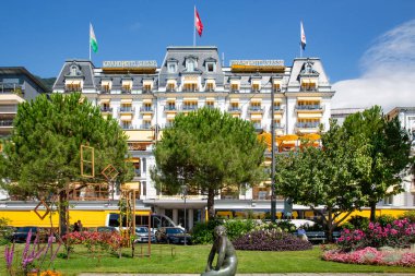 SWitzERLAND, MONTREUX, AĞUSTOS, 15 Ağustos 2021 - Fairmont Le Montreux Palace Oteli İsviçre 'nin Montreux kentindeki Cenevre Gölü kıyısında yer almaktadır.. 