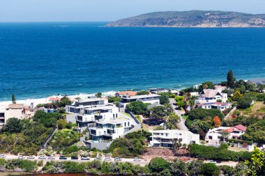 Güney Afrika, Cape Town, Kasım, 25, 2024: Plettenberg Körfezi Cape Town, Güney Yarımadası, Scarborough yakınlarındaki zengin insanlar için büyük bir ev olarak kalmaktadır. Güney Afrika.