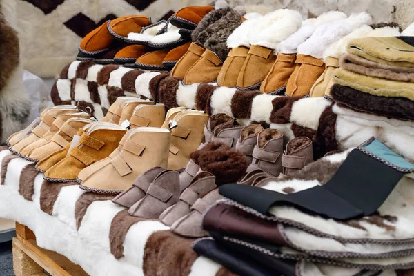 Natural Fur Skins Handmade Shoes Street Sale Fur Products — Foto de Stock