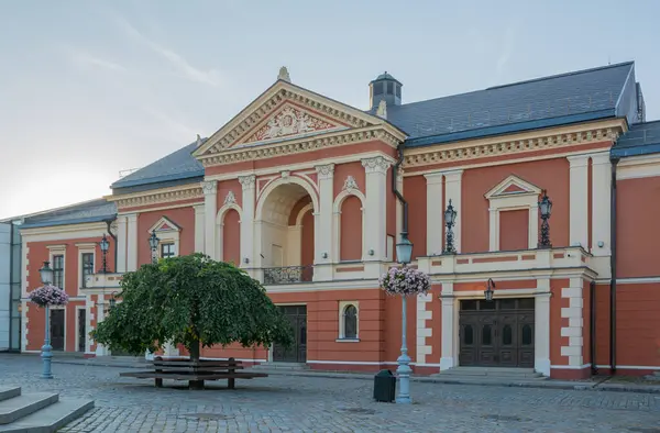 立陶宛克莱佩达戏剧剧院的入口 图库图片
