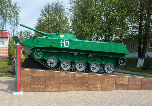 白俄罗斯绿色坦克纪念碑 图库照片